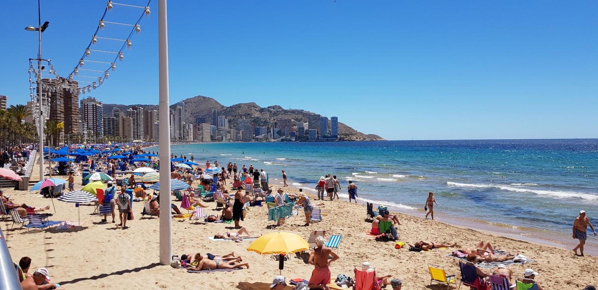 Apartamento Edificio Astoria Benidorm Bagian luar foto