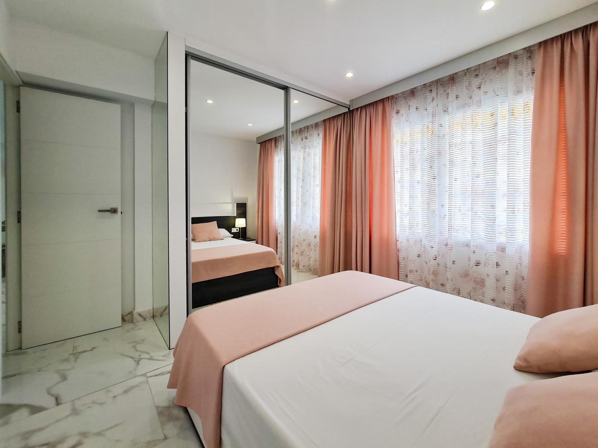 Apartamento Edificio Astoria Benidorm Bagian luar foto