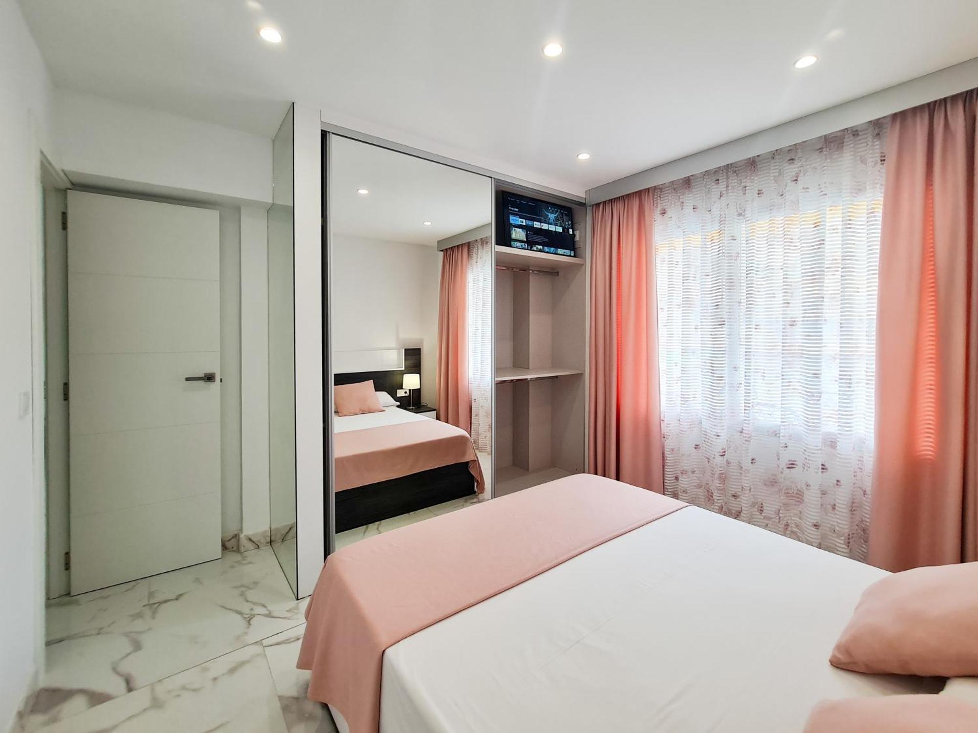 Apartamento Edificio Astoria Benidorm Bagian luar foto