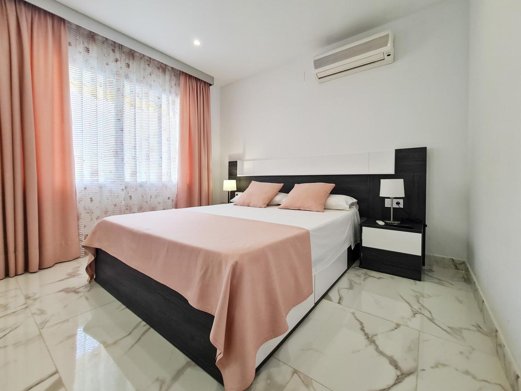 Apartamento Edificio Astoria Benidorm Bagian luar foto