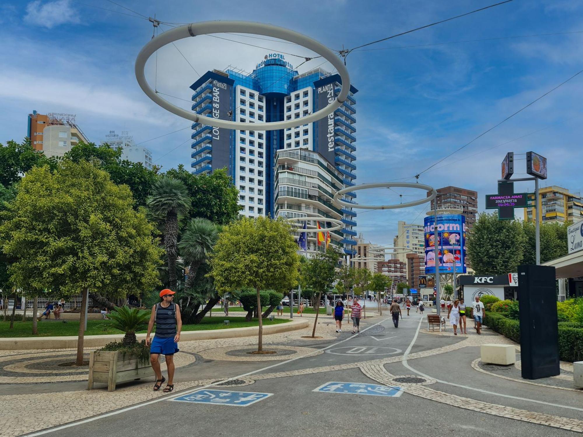 Apartamento Edificio Astoria Benidorm Bagian luar foto