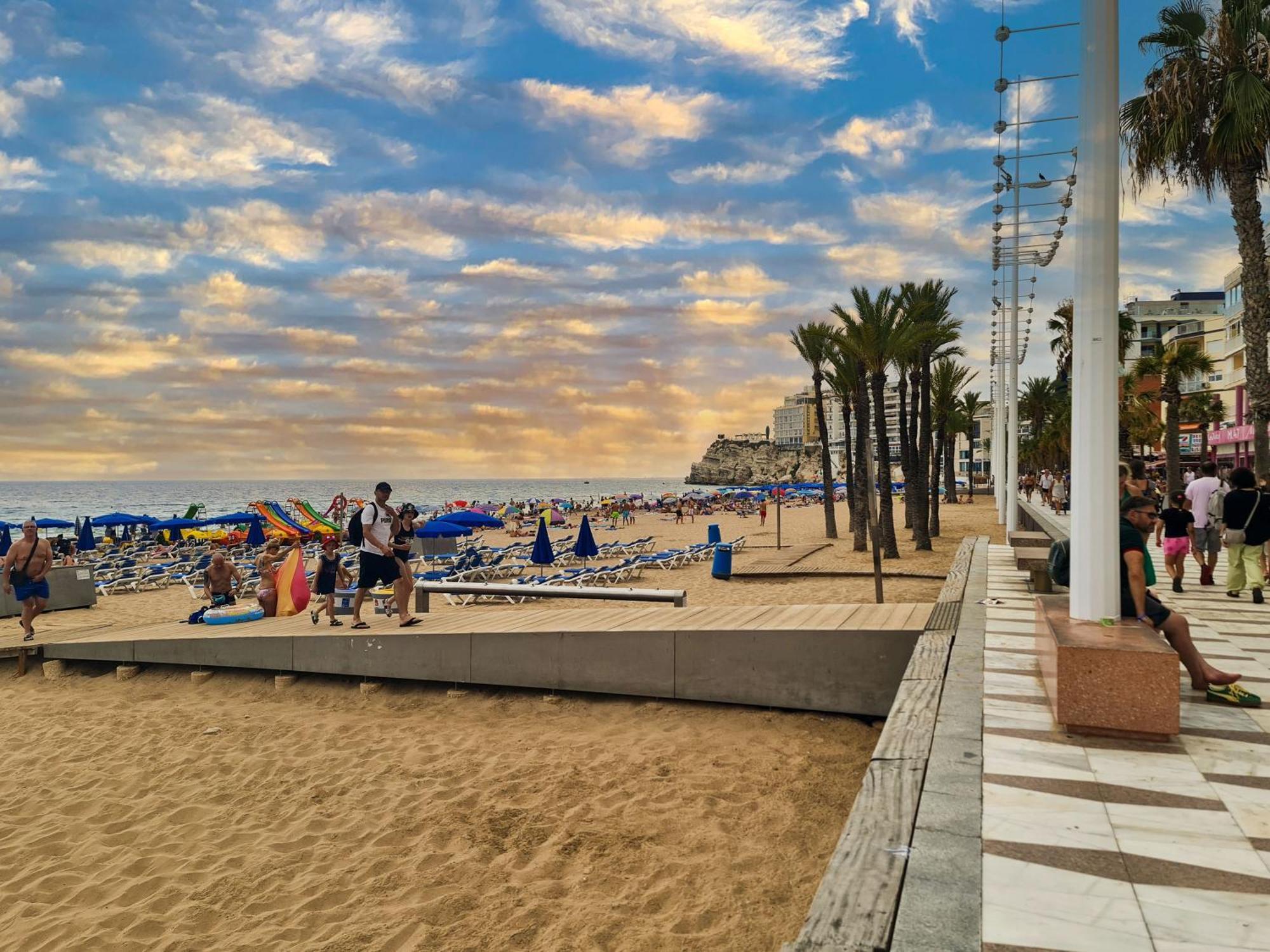 Apartamento Edificio Astoria Benidorm Bagian luar foto